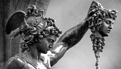 did hermes kill medusa|how does perseus find medusa.